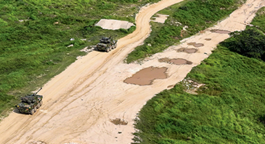 陸軍某旅開展長途機動訓練
